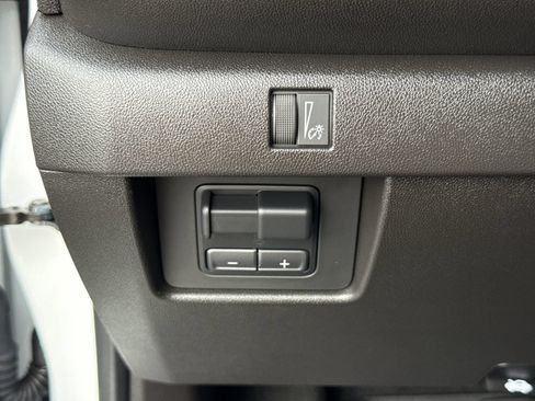 Used 2026 Chevrolet Colorado W/T w/ WT Custom Package RWD image 32
