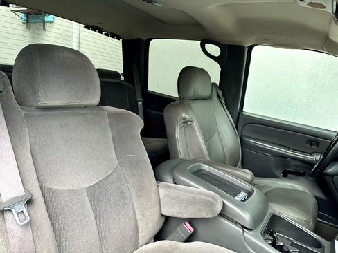 Used 2004 GMC Sierra 2500 SLE w/ Skid Plate Package image 27