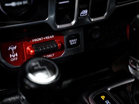 Used 2018 Jeep Wrangler Unlimited Rubicon w/ LED Lighting Group image 31