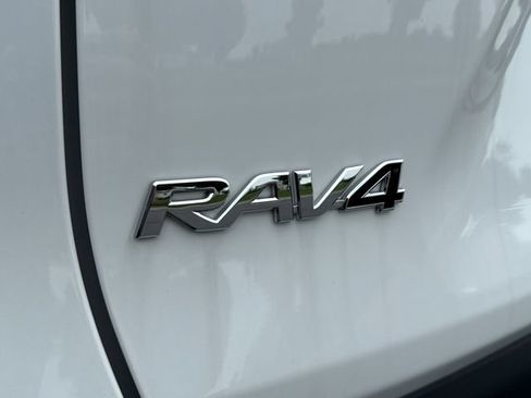 Used 2025 Toyota RAV4 LE AWD/4WD image 16