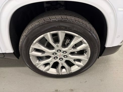 New 2026 GMC Acadia Denali w/ Super Cruise Package FWD image 4