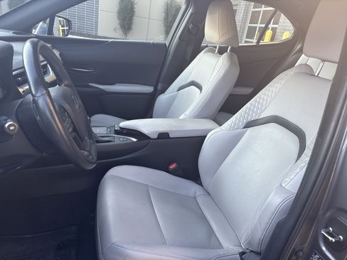 Used 2019 Lexus UX 250h image 16