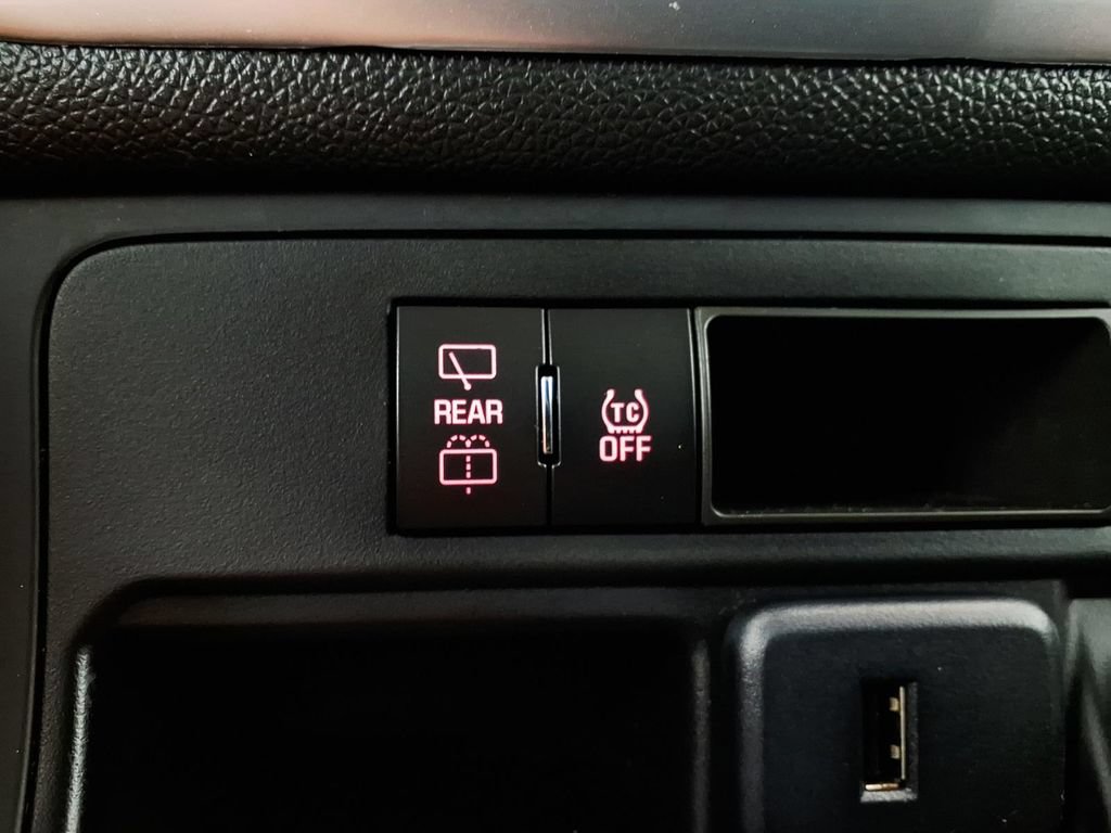 Used 2015 GMC Acadia SLE FWD image 21
