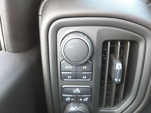 Used 2022 Chevrolet Silverado 1500 Custom Trail Boss w/ LPO, Dark Essentials Package image 7