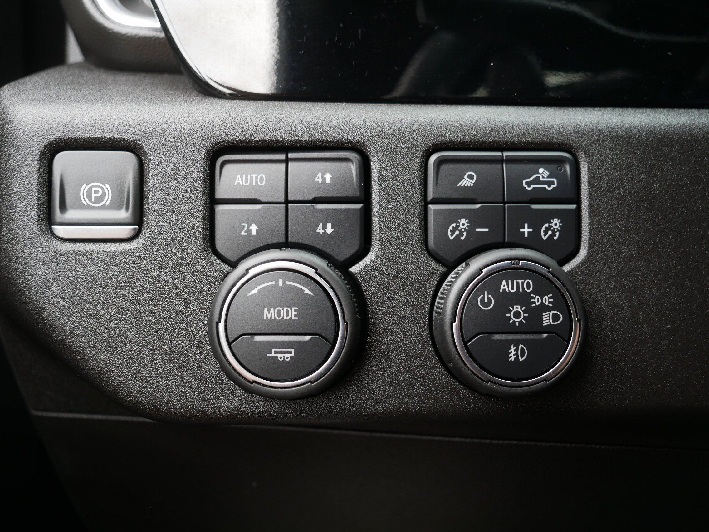 Certified 2025 Chevrolet Silverado 1500 High Country w/ High Country Premium Package AWD/4WD image 26