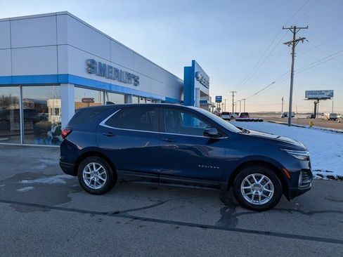 Used 2023 Chevrolet Equinox LT image 3