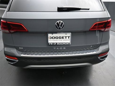 Used 2024 Volkswagen Taos SE image 10