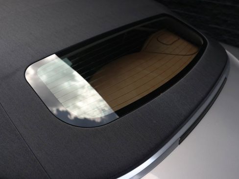 Used 2024 Aston Martin DB12 Convertible image 25