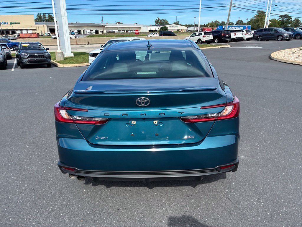 Used 2025 Toyota Camry SE FWD image 11