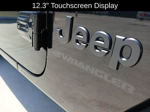 New 2025 Jeep Wrangler Sahara w/ Technology Group image 31