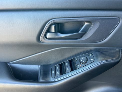Certified 2024 Nissan Rogue S FWD image 11