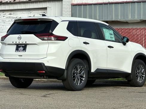 New 2026 Nissan Rogue S image 4