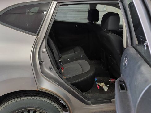 Used 2013 Nissan Rogue SV FWD image 26