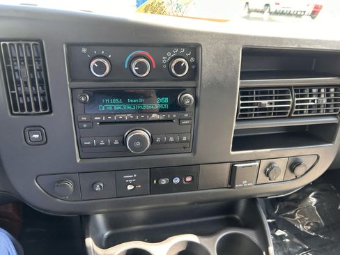 Used 2017 Chevrolet Express 3500 LT w/ LT Preferred Equipment Group RWD image 17