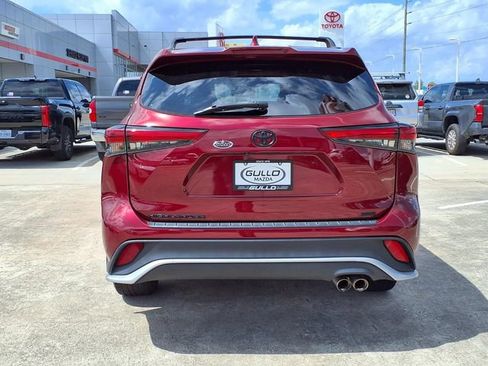 Used 2023 Toyota Highlander XSE FWD image 6