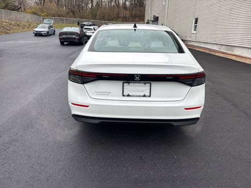 New 2025 Honda Accord SE image 5