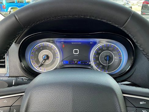 Used 2023 Chrysler 300 Touring L image 20