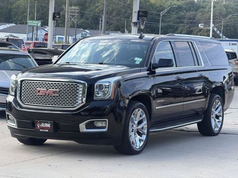 Used 2017 GMC Yukon XL Denali w/ Open Road Package AWD/4WD image 3
