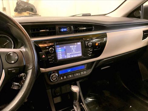 Used 2014 Toyota Corolla LE image 6