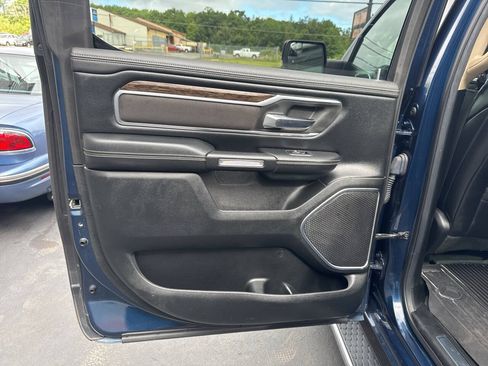 Used 2019 RAM 1500 Laramie AWD/4WD image 18