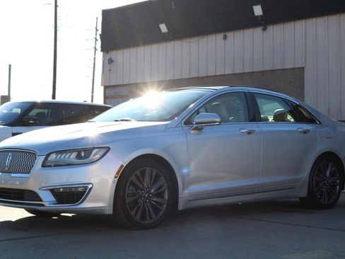 Used 2017 Lincoln MKZ Reserve w/ Technology Package FWD image 17