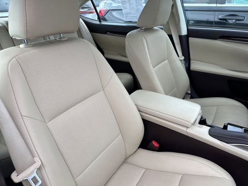 Used 2018 Lexus ES 350 w/ Navigation System Package image 37