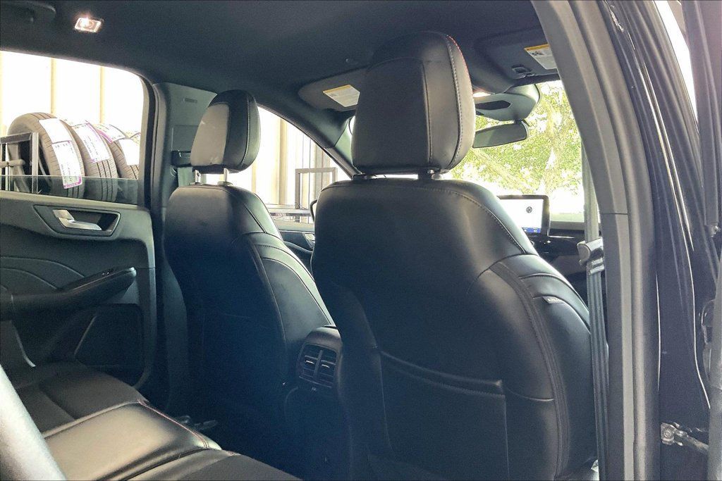 Used 2025 Ford Escape ST-Line Select AWD/4WD image 20
