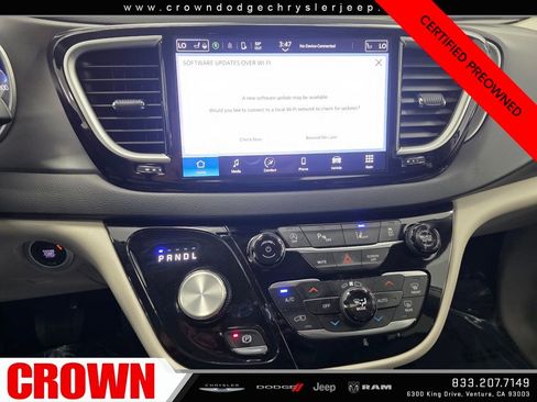 Certified 2024 Chrysler Pacifica Touring-L image 23
