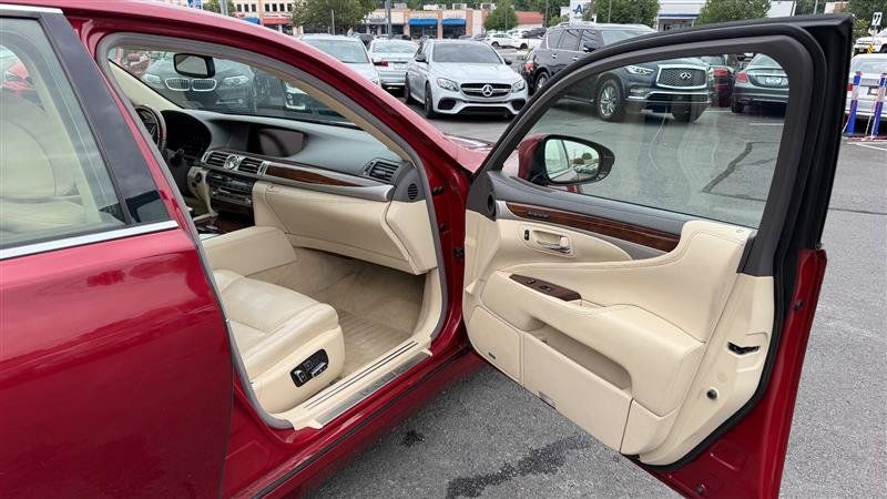 Used 2013 Lexus LS 460 AWD w/ Comfort Pkg image 35