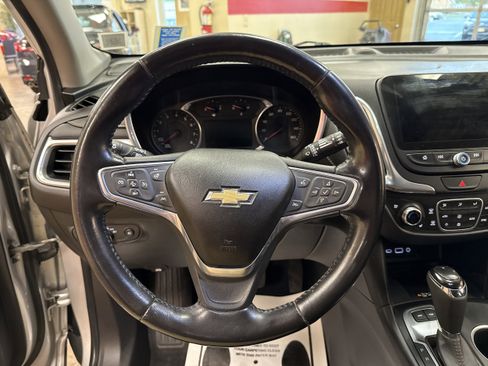 Used 2020 Chevrolet Equinox Premier image 31