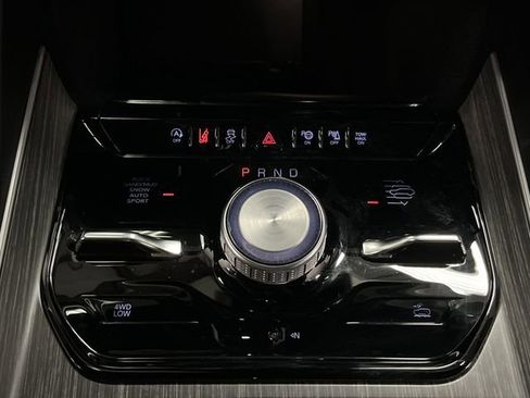 Used 2024 Jeep Wagoneer Series III w/ Convenience Group I image 22