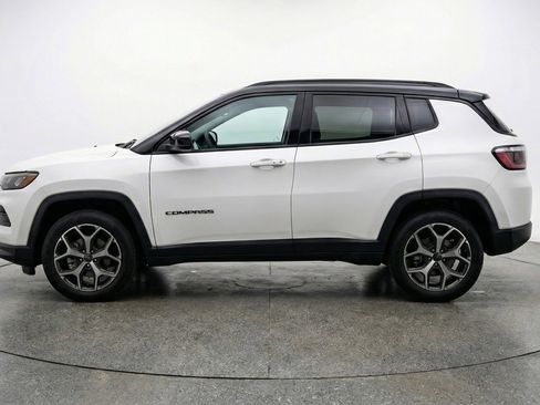 Used 2025 Jeep Compass Limited image 5