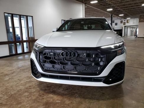 Used 2025 Audi Q8 Premium Plus AWD/4WD image 9