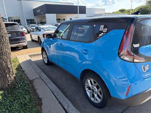 Certified 2023 Kia Soul S FWD image 2