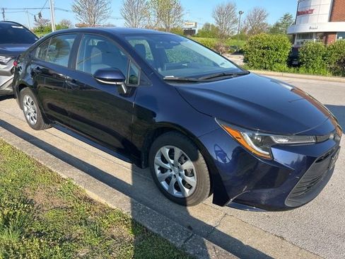 Used 2023 Toyota Corolla LE image 2