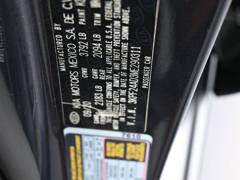 Used 2021 Kia Forte LXS image 17