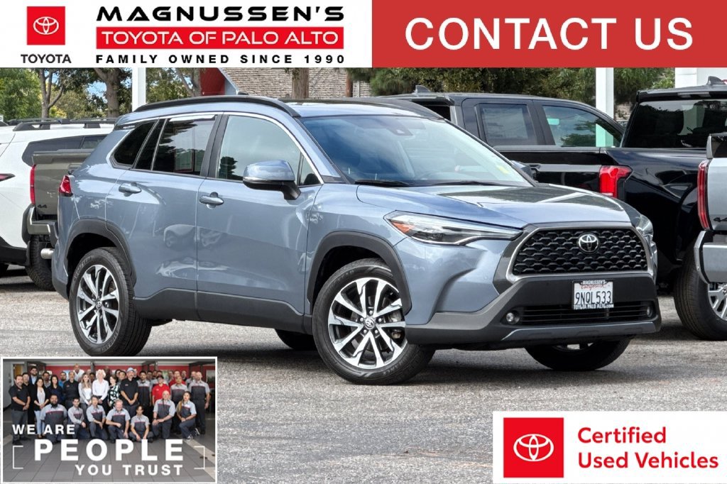 Certified 2022 Toyota Corolla Cross XLE w/ Convenience Package FWD image 1