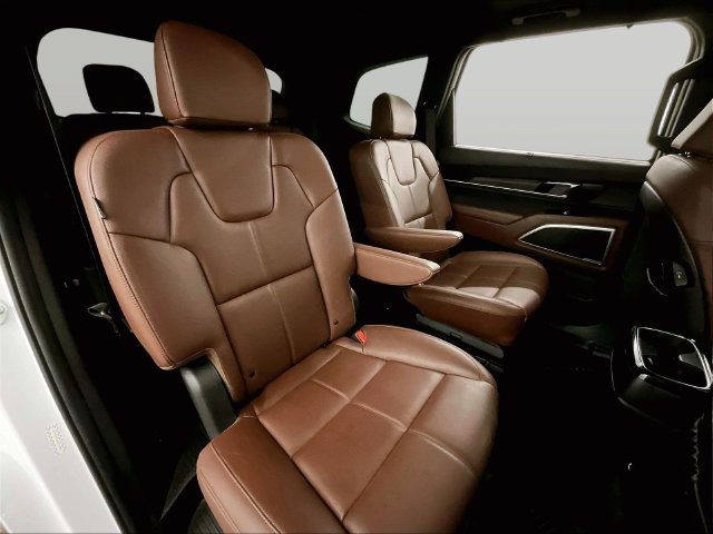 Used 2024 Kia Telluride EX w/ EX Captain's Chair Package AWD/4WD image 26