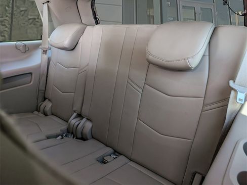 Used 2015 Cadillac Escalade Luxury image 41