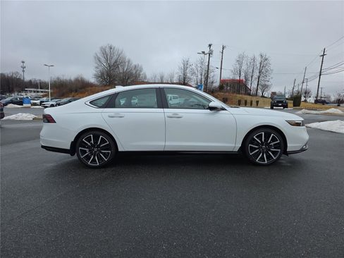 New 2026 Honda Accord Touring image 7