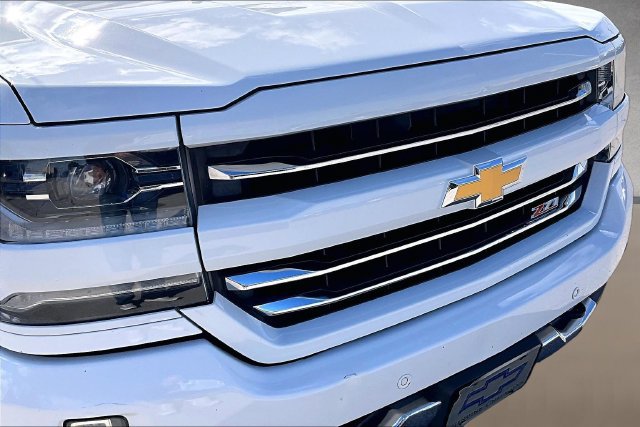 Used 2017 Chevrolet Silverado 1500 LTZ Z71 w/ LTZ Plus Package AWD/4WD image 25