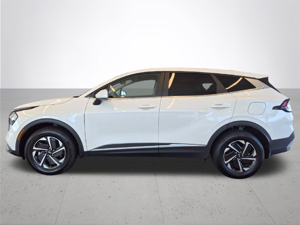 Used 2023 Kia Sportage LX AWD/4WD image 11