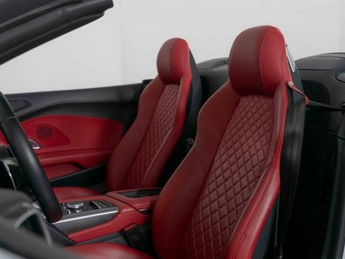 Used 2018 Audi R8 V10 image 15