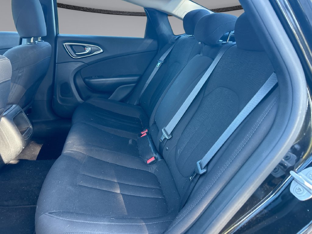 Used 2016 Chrysler 200 Limited FWD image 26