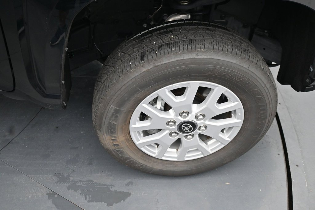 Used 2025 Toyota Tacoma SR AWD/4WD image 11