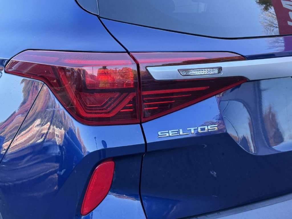 Used 2021 Kia Seltos EX AWD/4WD image 10