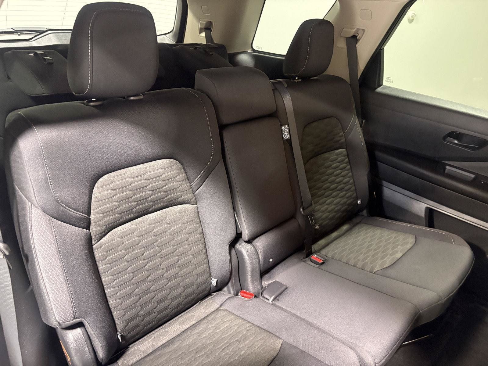 Used 2024 Nissan Pathfinder SV AWD/4WD image 11