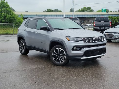 Used 2024 Jeep Compass Limited AWD/4WD image 29