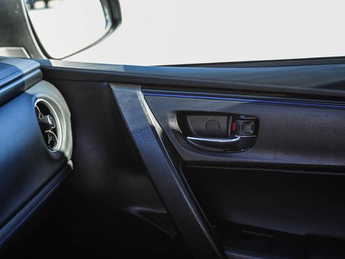 Certified 2019 Toyota Corolla SE image 22