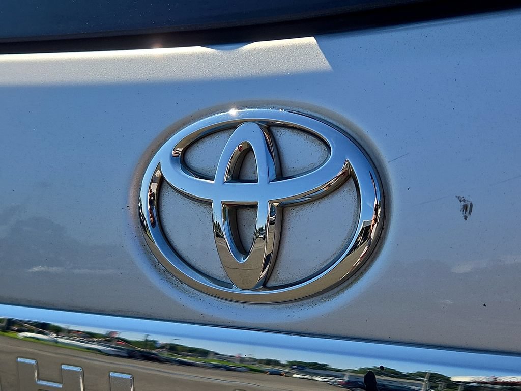 Used 2013 Toyota Highlander Limited AWD/4WD image 29